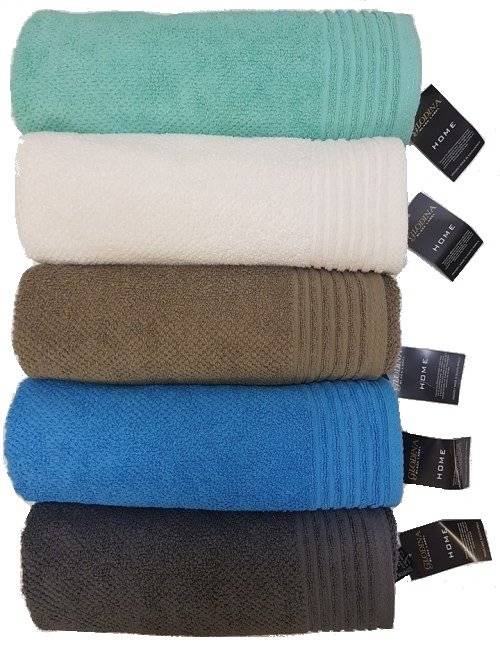 Bath Towels & Mats Glodina Bath towels 70x130cm was sold for R75.00